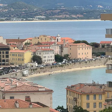 Centre Cosy Et Spacieux Avec Climatisation, Grande Terrasse Et Vue